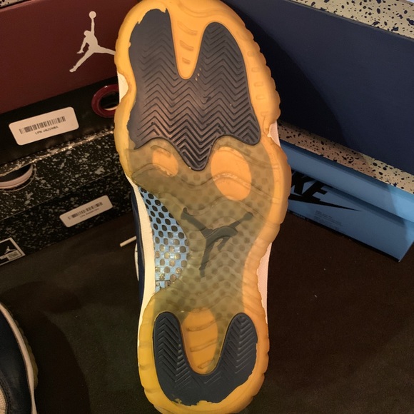 Jordan 11 Retro UNC Win Like 82 - Size 10.5 - Ships Fast ! - Picture 9 of 11